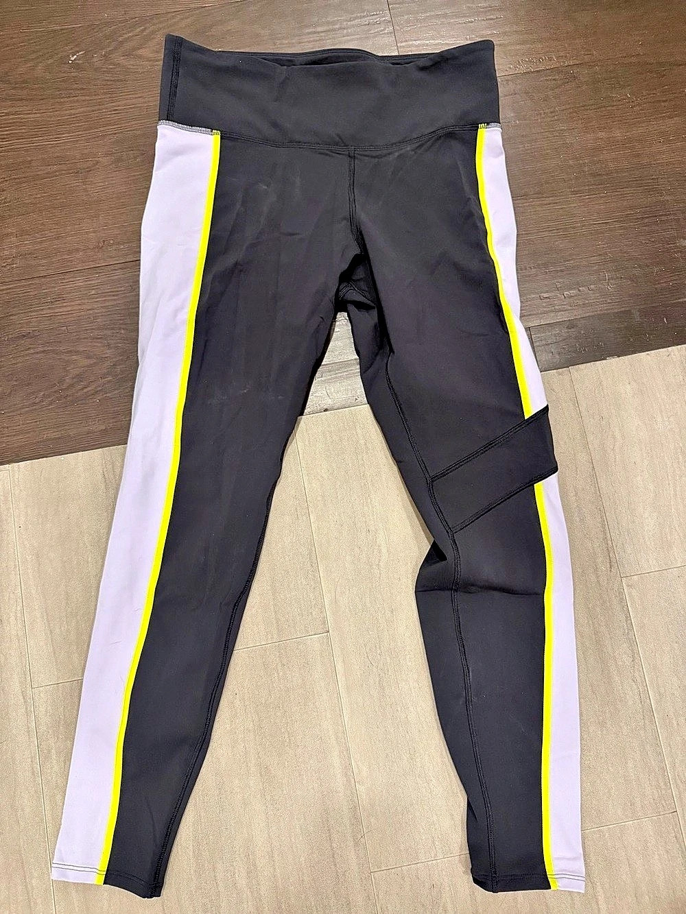 Reebok Speedwick Color Block Sports Bra & Leggings Size Large